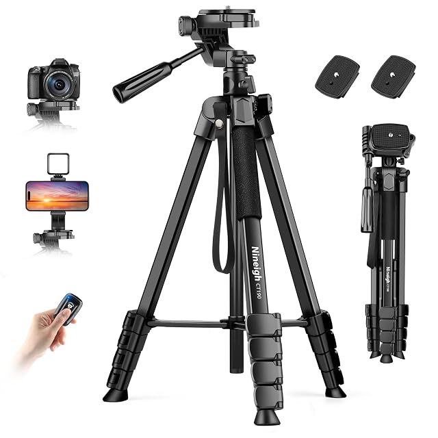 Stativ Nineigh CT190 in voller Höhe mit ausgefahrenem horizontalem Arm und montiertem Handy