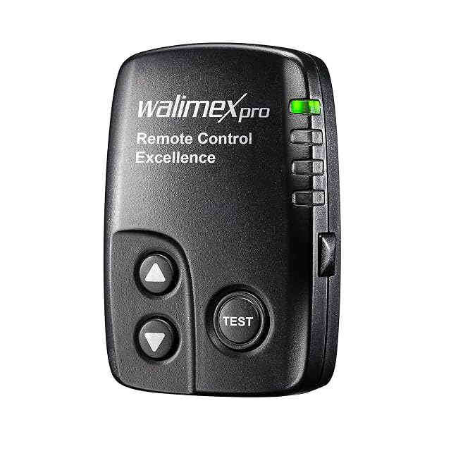 Walimex-pro-Blitzauslöser, ein kleiner schwarzer Sender für den Kamerablitzschuh