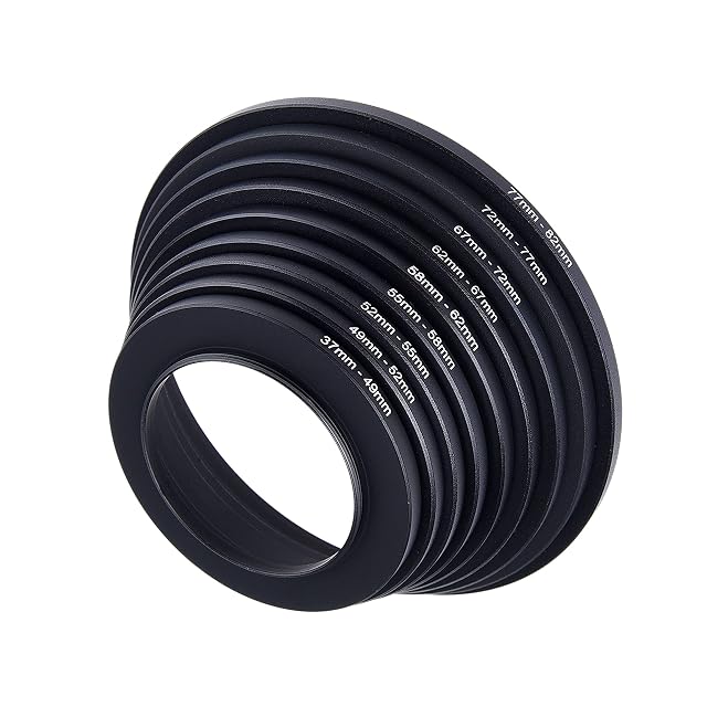 CamKix-Set aus neun Step-up-Ringen, von 37 mm bis 82 mm angeordnet