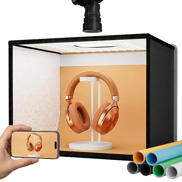 Lichtzelt RaLeno mit abgenommenem Frontteil, beleuchtet von seinen inneren LED-Leisten