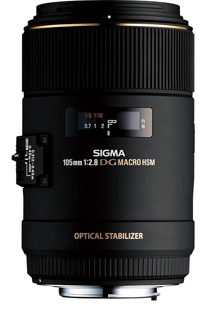 Schwarzes Makroobjektiv Sigma 105mm F2.8 EX mit strukturiertem Fokusring und Canon-EF-Bajonett