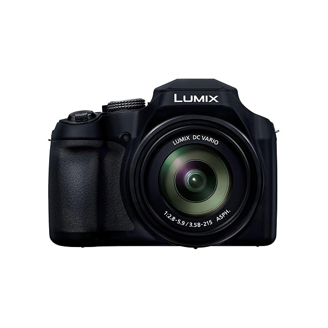 Schwarze Bridgekamera Panasonic Lumix DC-FZ82D mit ausgefahrenem langem Festzoom