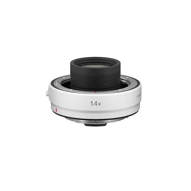 Canon Extender RF 1.4x in Hellgrau mit seinen zwei Deckeln und dem Köcher