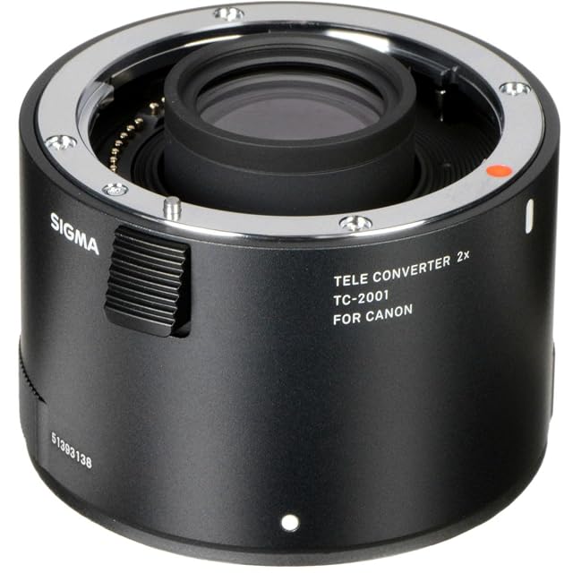 Sigma-TC-2001-2×-Telekonverter mit seinem Canon-EF-Anschluss