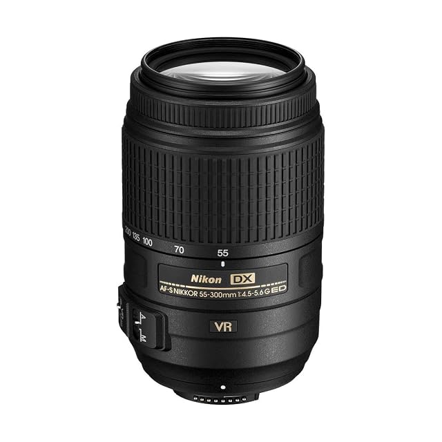Schwarzes Telezoom Nikon AF-S DX 55-300mm mit umgekehrt auf den Tubus gesetzter Gegenlichtblende